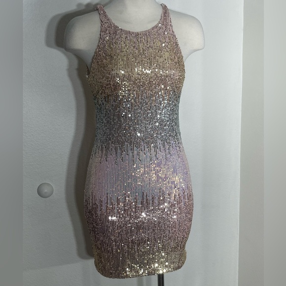 B Darlin Dresses & Skirts - Ombre sequin dress by b darlin pink gold silver ombre women’s size 0 bodycon